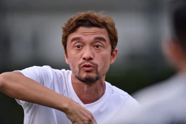 男生吃美女胸奶视频